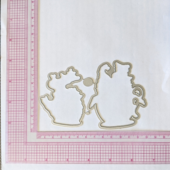 Yixuan Happy Valentine's Day Love Birds Gnome Cups Cutting Die & Stamp set - Picture 4 of 5